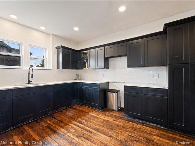 111 Farrand Park, Highland Park, MI 48203