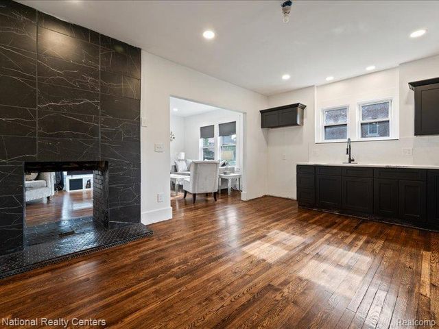 111 Farrand Park, Highland Park, MI 48203