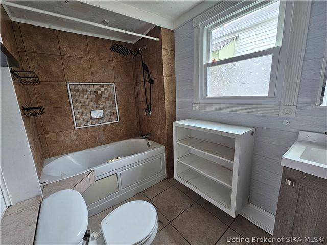 716 E 7th Street, Jeffersonville, IN 47130