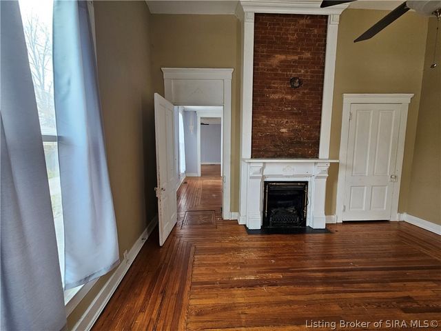 716 E 7th Street, Jeffersonville, IN 47130