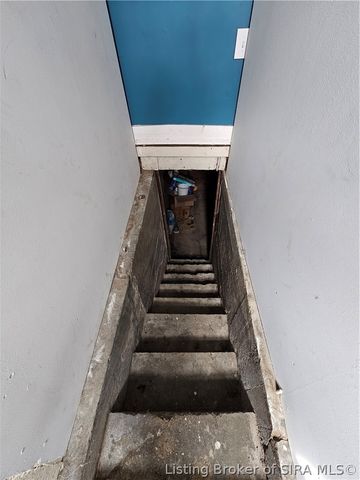 716 E 7th Street, Jeffersonville, IN 47130