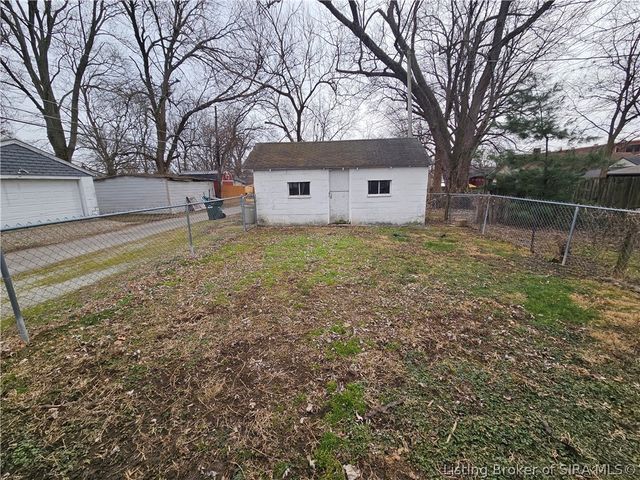 716 E 7th Street, Jeffersonville, IN 47130