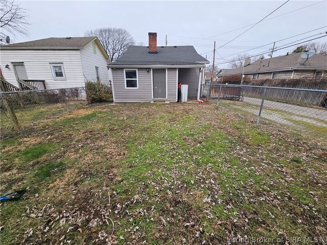 716 E 7th Street, Jeffersonville, IN 47130