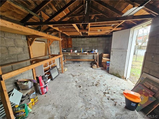 716 E 7th Street, Jeffersonville, IN 47130