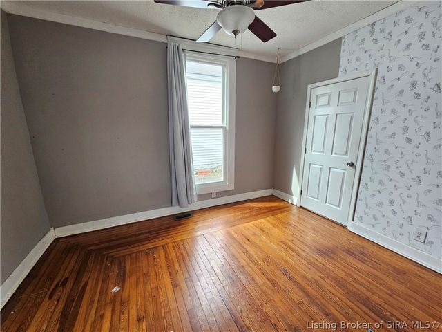 716 E 7th Street, Jeffersonville, IN 47130