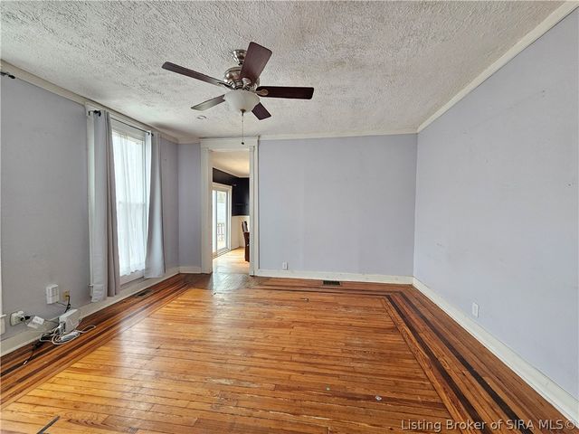 716 E 7th Street, Jeffersonville, IN 47130