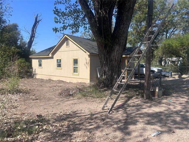 324 Hogan Lane, Bellmead, TX 76705