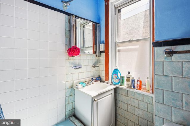 1549 N ROBINSON ST, Philadelphia, PA 19151