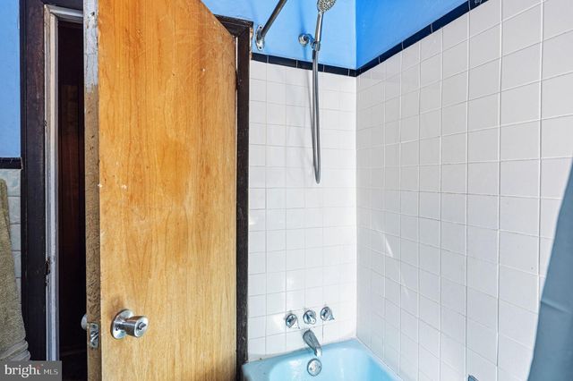 1549 N ROBINSON ST, Philadelphia, PA 19151