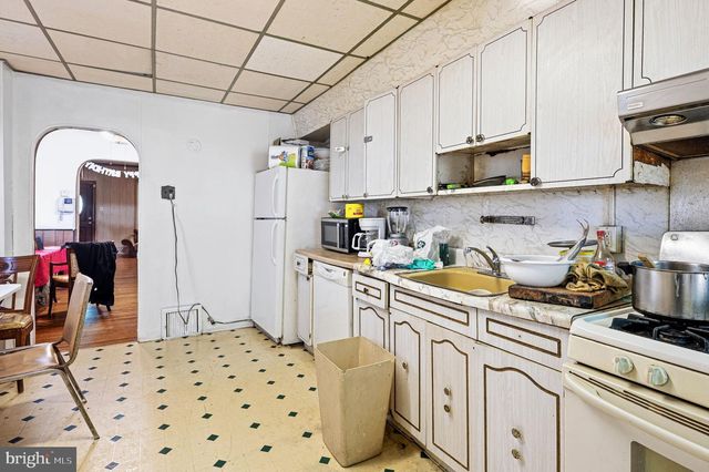 1549 N ROBINSON ST, Philadelphia, PA 19151