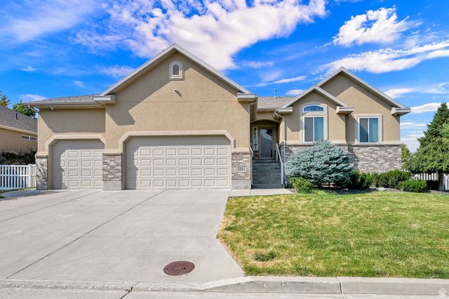 1809 E KAY LN, South Weber, UT 84405