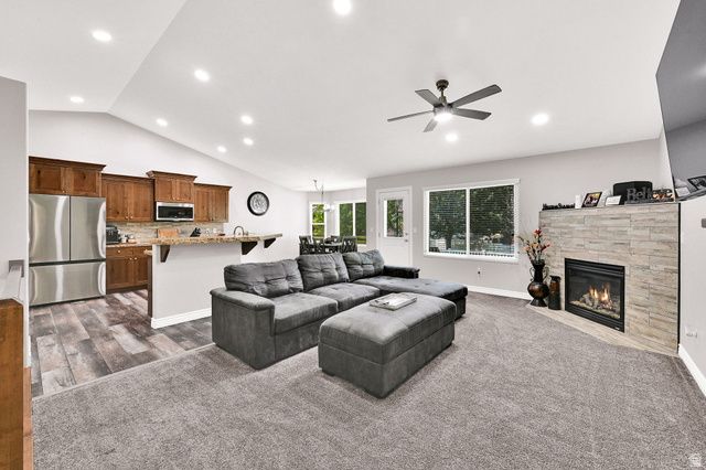 1809 E KAY LN, South Weber, UT 84405