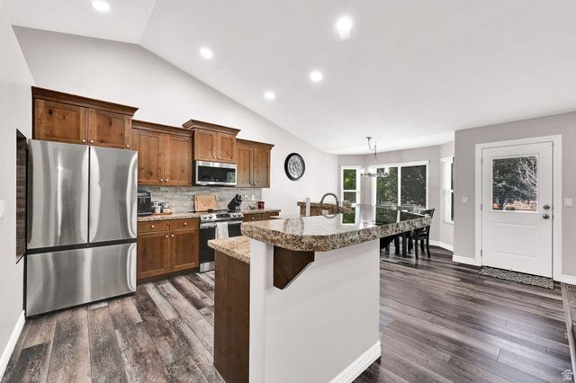 1809 E KAY LN, South Weber, UT 84405