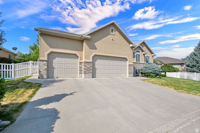 1809 E KAY LN, South Weber, UT 84405
