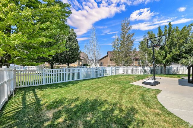 1809 E KAY LN, South Weber, UT 84405