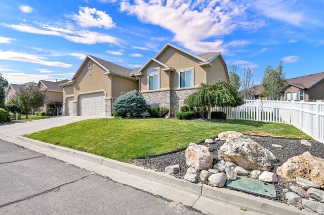 1809 E KAY LN, South Weber, UT 84405