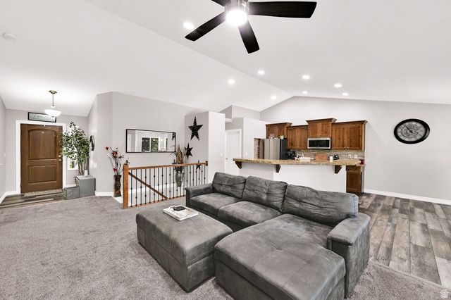 1809 E KAY LN, South Weber, UT 84405