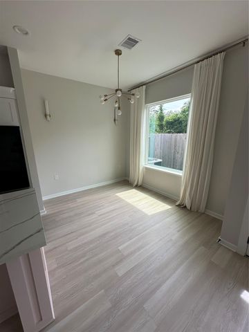 2032 W Tidwell Road, Houston, TX 77091