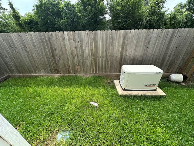 2032 W Tidwell Road, Houston, TX 77091