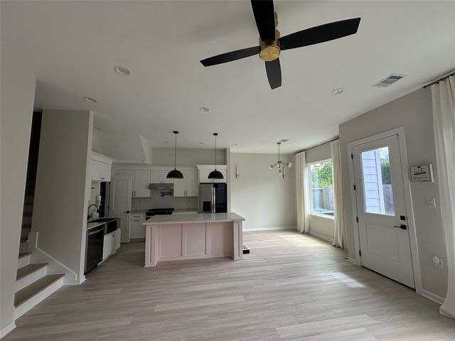2032 W Tidwell Road, Houston, TX 77091