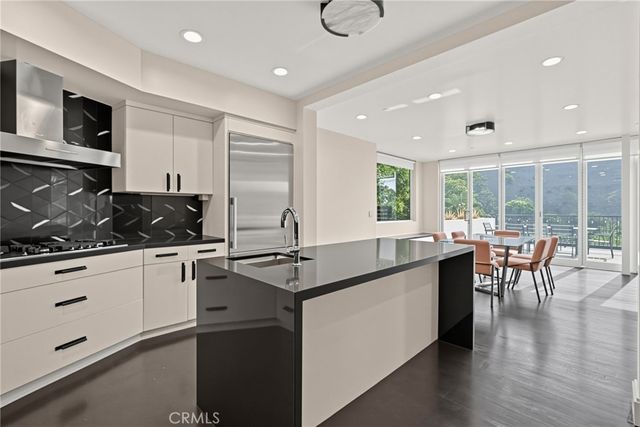 1941 Curson, Los Angeles, CA 90046