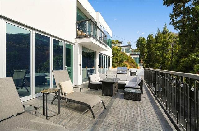 1941 Curson, Los Angeles, CA 90046