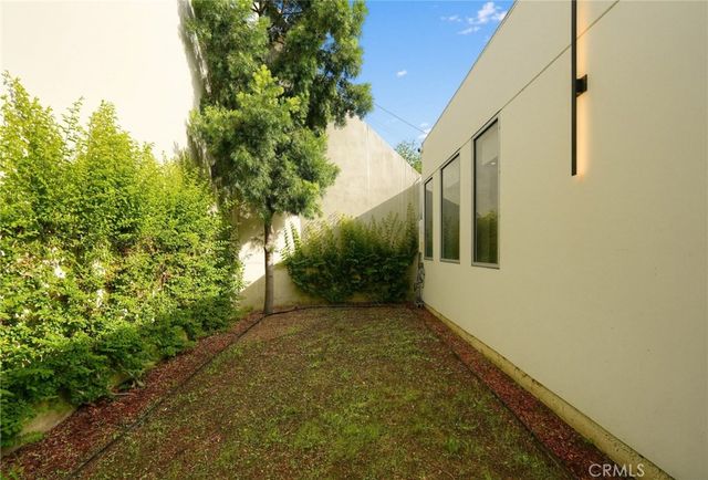 1941 Curson, Los Angeles, CA 90046