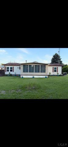 2711 E Carleton Road, Adrian, MI 49221