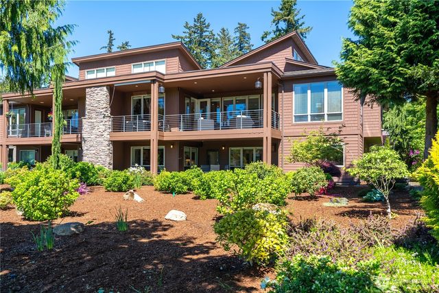 8775 Club House Point Drive, Blaine, WA 98230