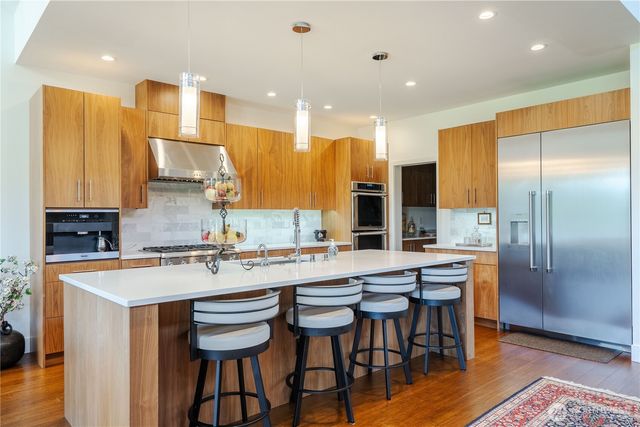 8775 Club House Point Drive, Blaine, WA 98230