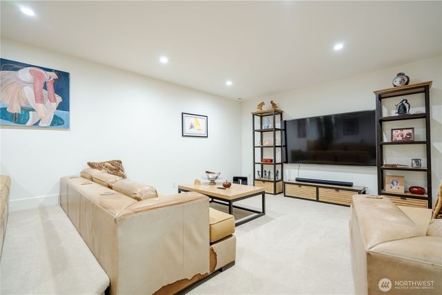 8775 Club House Point Drive, Blaine, WA 98230