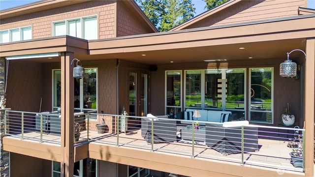 8775 Club House Point Drive, Blaine, WA 98230
