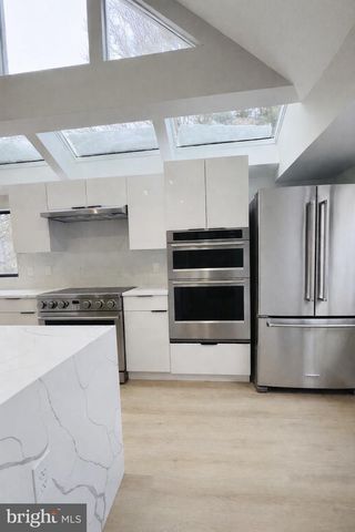 1671 CEDAR HOLLOW WAY, Reston, VA 20194