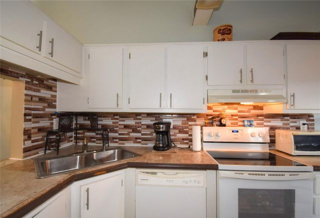 1748 NW 74th Ave 19, Plantation, FL 33313