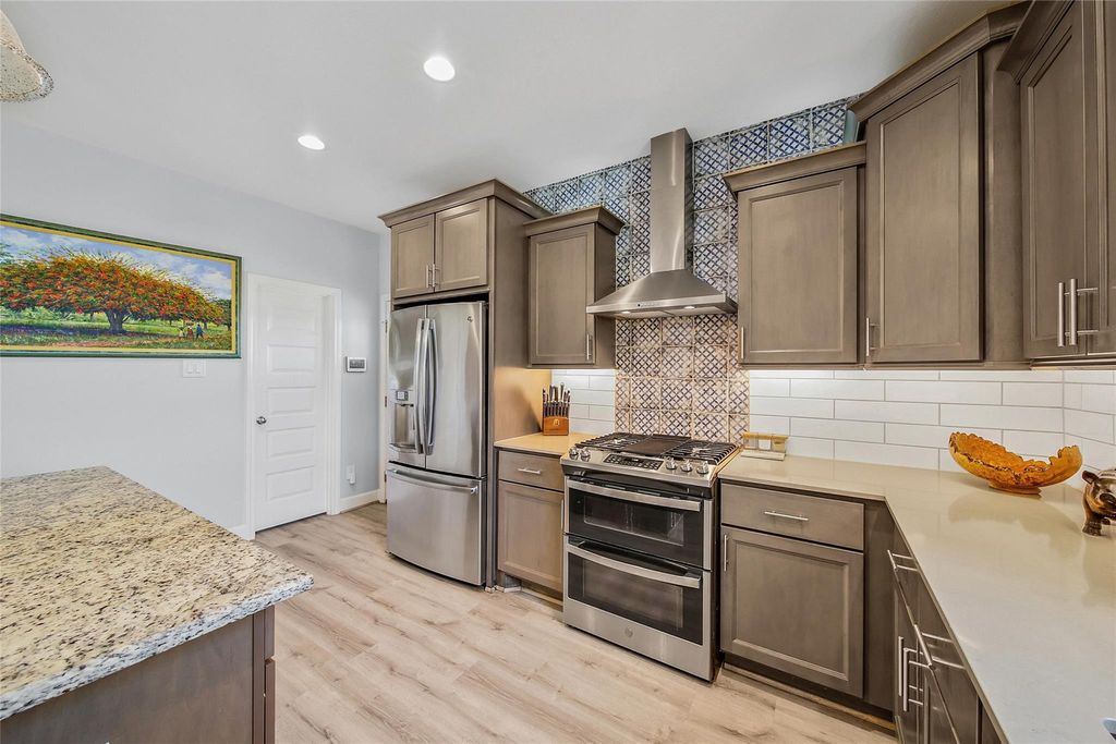 Image 14 of property listing at 12136 Amber Jack, Montgomery, TX 77356