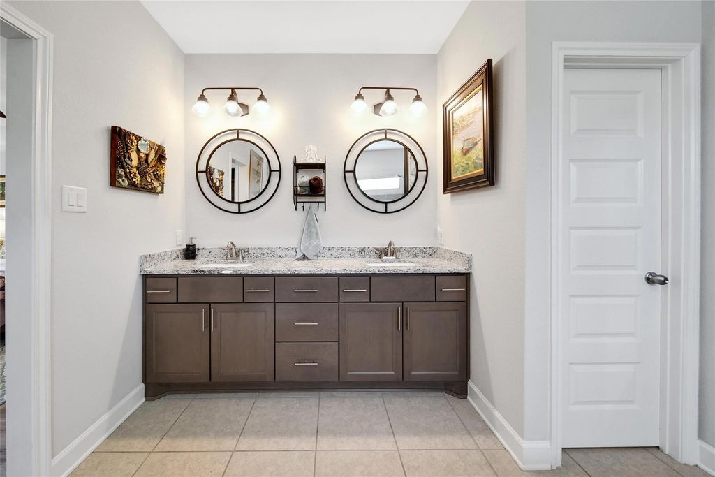 Image 24 of property listing at 12136 Amber Jack, Montgomery, TX 77356