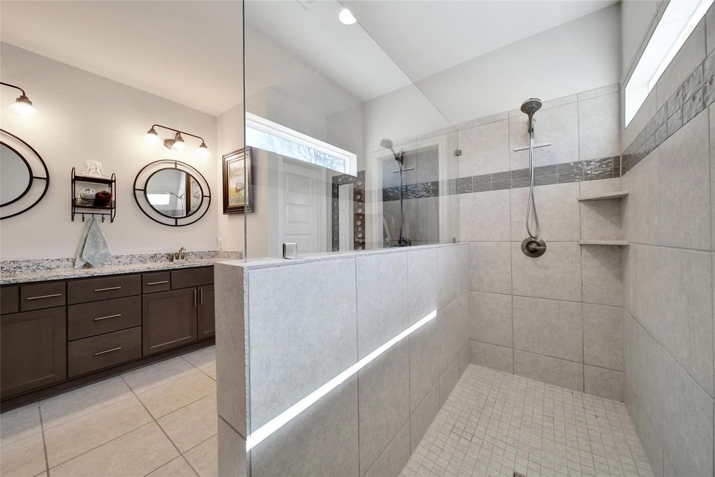 Image 25 of property listing at 12136 Amber Jack, Montgomery, TX 77356