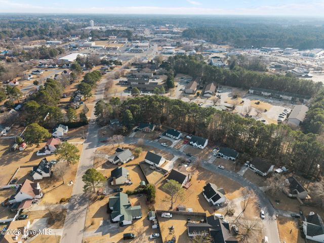 905 Autumn Drive, Greenville, NC 27834