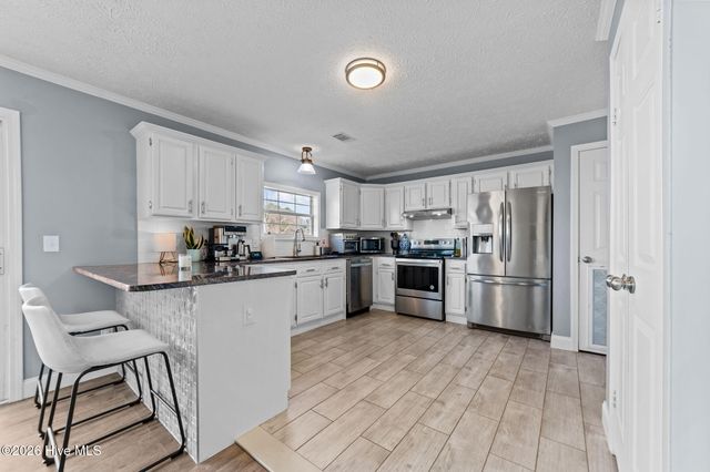 905 Autumn Drive, Greenville, NC 27834