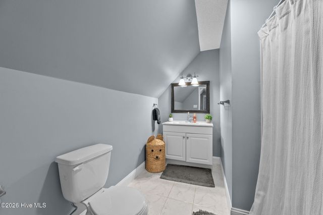 905 Autumn Drive, Greenville, NC 27834