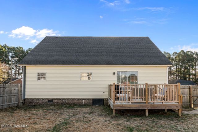 905 Autumn Drive, Greenville, NC 27834