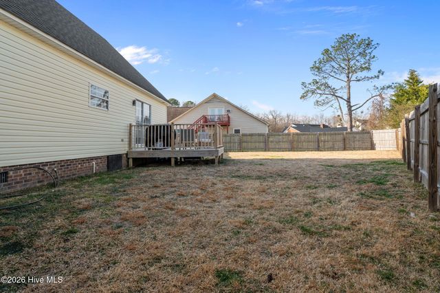 905 Autumn Drive, Greenville, NC 27834
