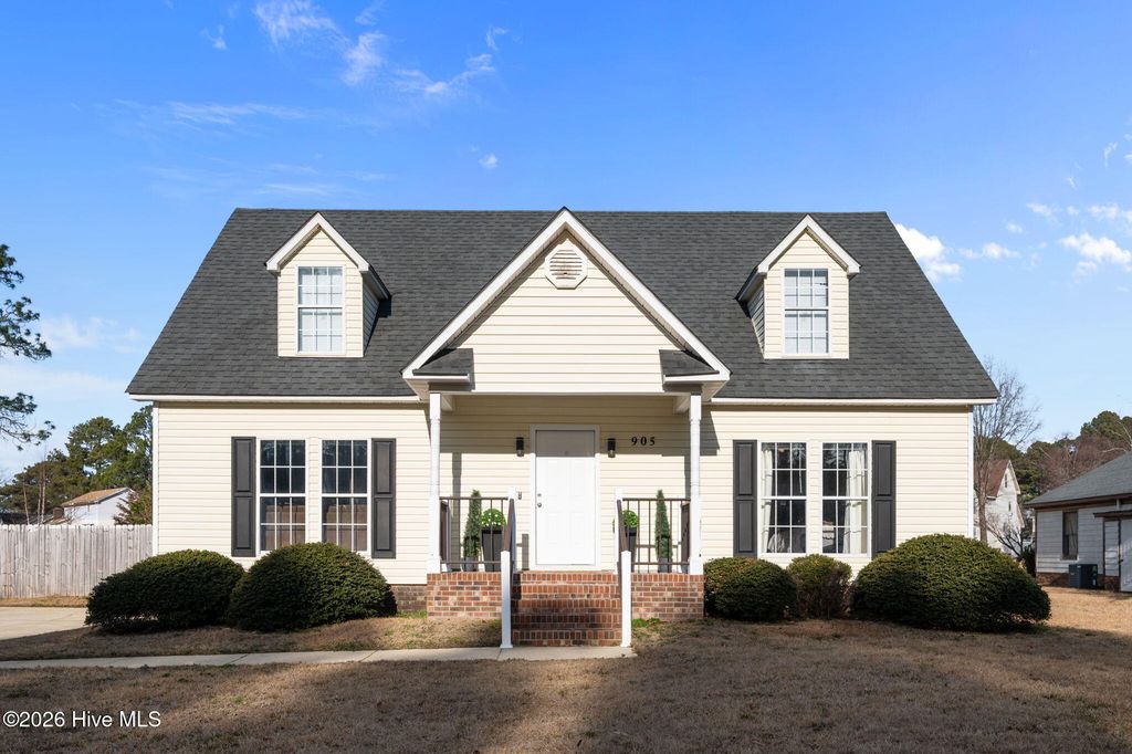 905 Autumn Drive, Greenville, NC 27834