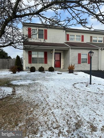 3056 SOLAR DR, Dover, PA 17315