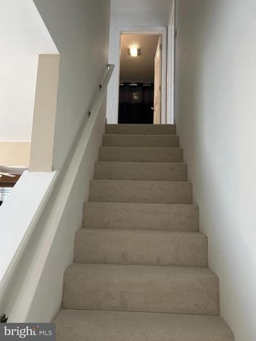 3056 SOLAR DR, Dover, PA 17315