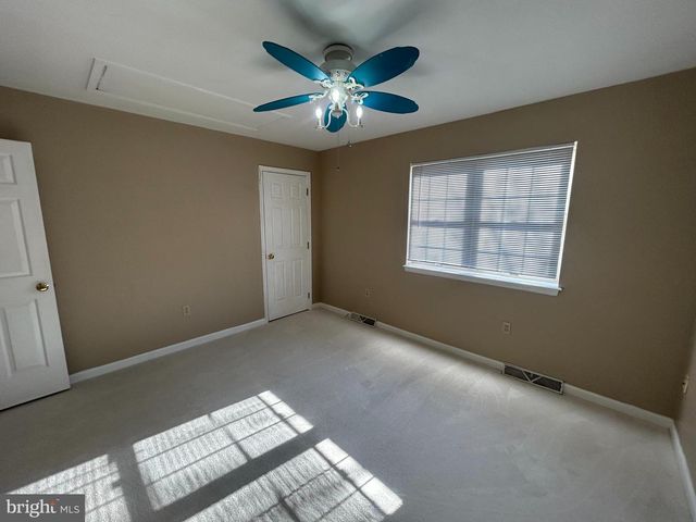 3056 SOLAR DR, Dover, PA 17315