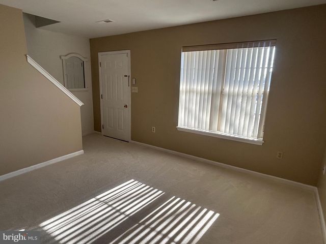 3056 SOLAR DR, Dover, PA 17315