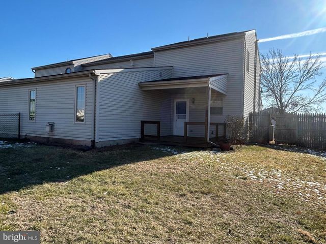 3056 SOLAR DR, Dover, PA 17315