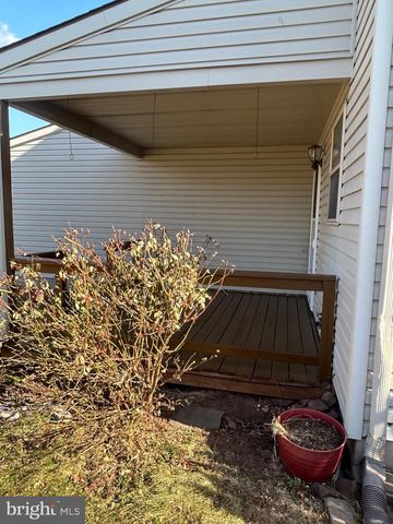 3056 SOLAR DR, Dover, PA 17315