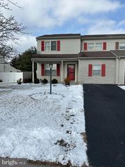 3056 SOLAR DR, Dover, PA 17315